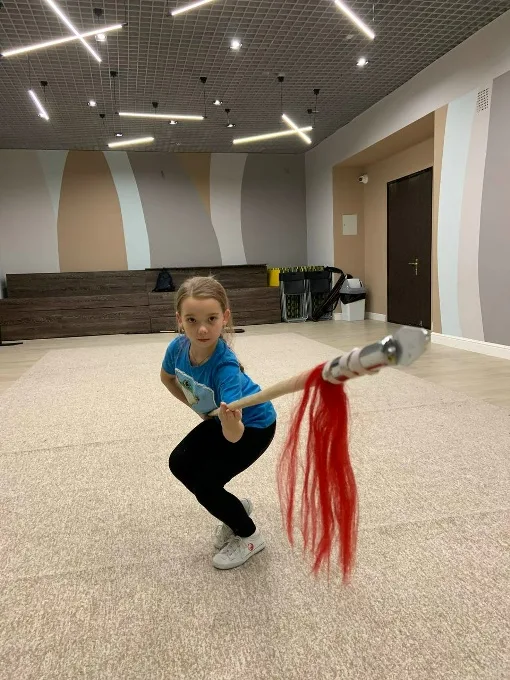 Техника с копьём на детской тренировке